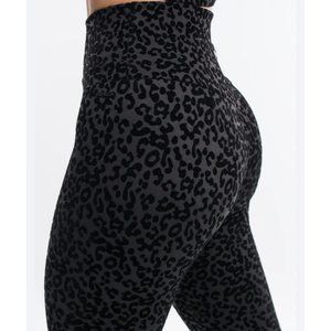 ECHT Ladies Hi-Waist Flocked Leopard Leggings Size Medium